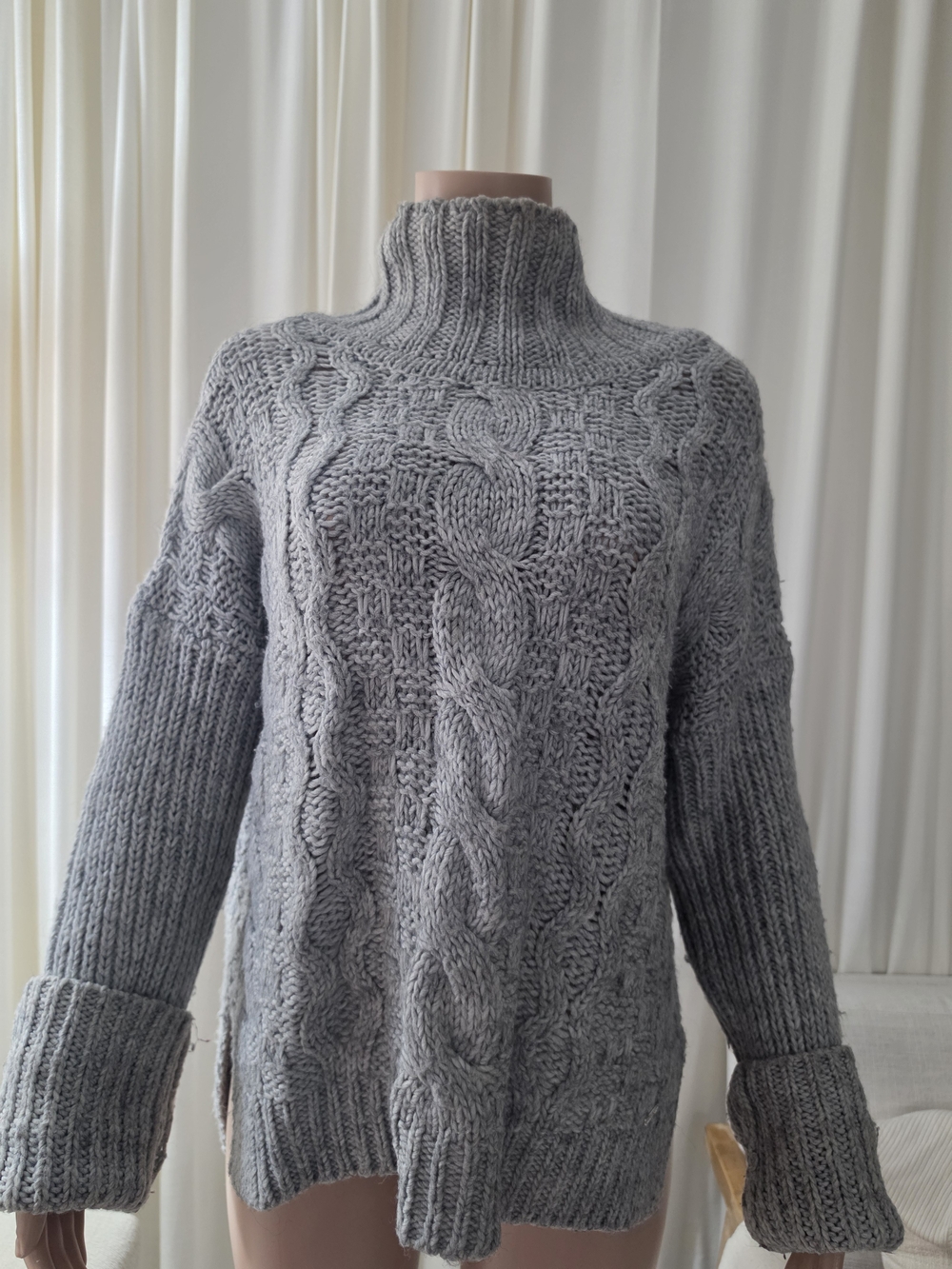 GUESS Los Angeles Gray Chunky Cable Knit Turtleneck Sweater